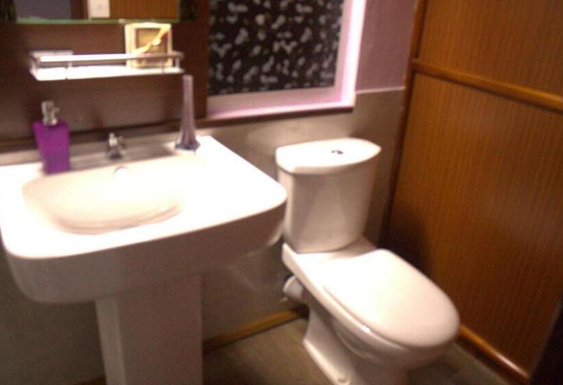 اتاق لوکس با تخت بزرگ, Villa La Romance Kreol