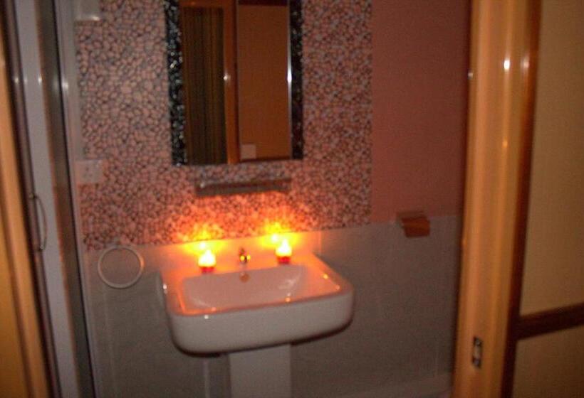 اتاق لوکس با بالکن, Villa La Romance Kreol