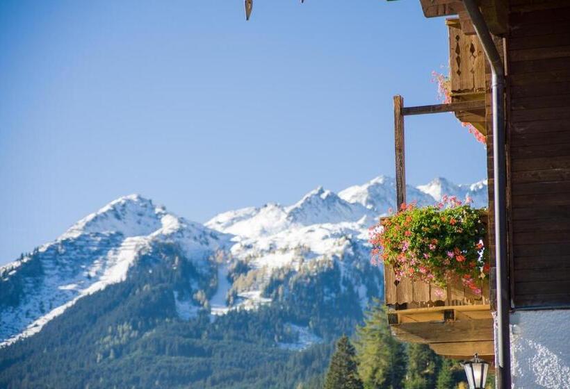 آپارتمان 2 خوابه با بالکن, Brandebengut