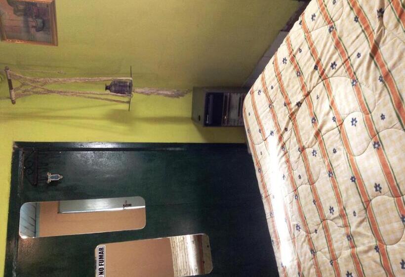 اتاق استاندارد, Hostel 1760