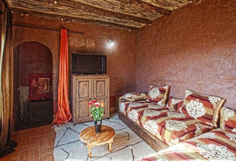 جناح جونيور, Jad Auberge
