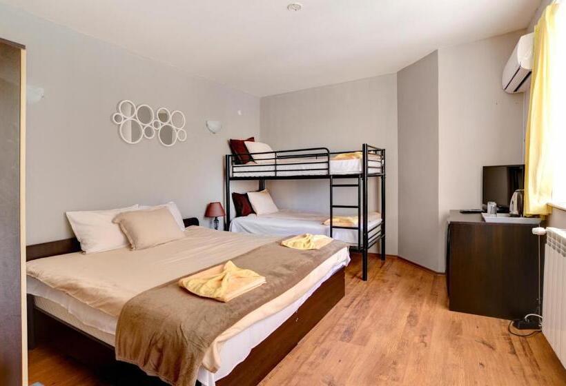 Четырехместный Номер Стандарт с Балконом, Guest House Slunchev Cviat