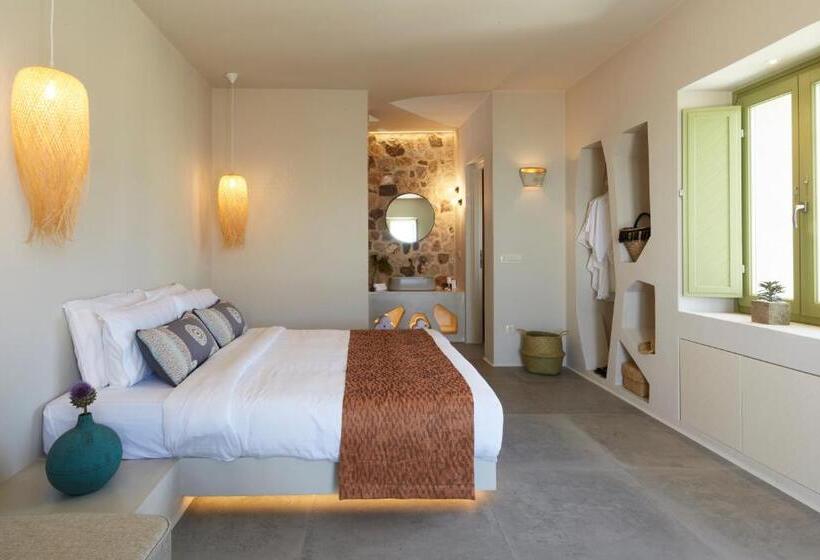 جناح جونيور مطلّ علي البحر, Aeon Suites  Adults Only