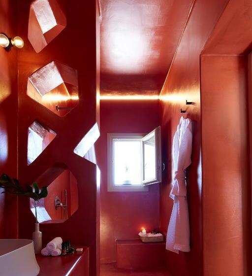 جناح جونيور مطلّ علي البحر, Aeon Suites  Adults Only