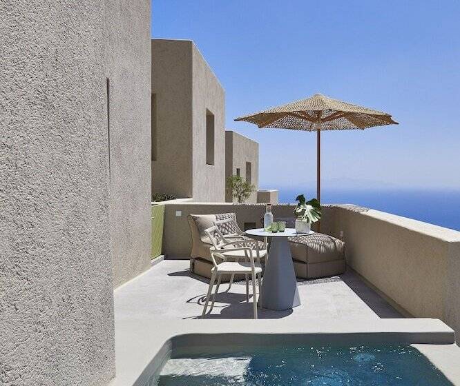 جناح جونيور مطلّ علي البحر, Aeon Suites  Adults Only