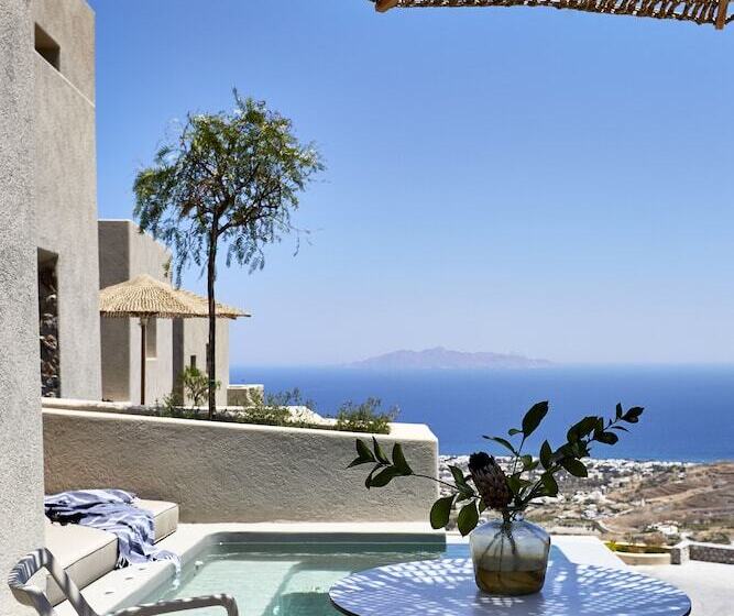 جناح جونيور مطلّ علي البحر, Aeon Suites  Adults Only