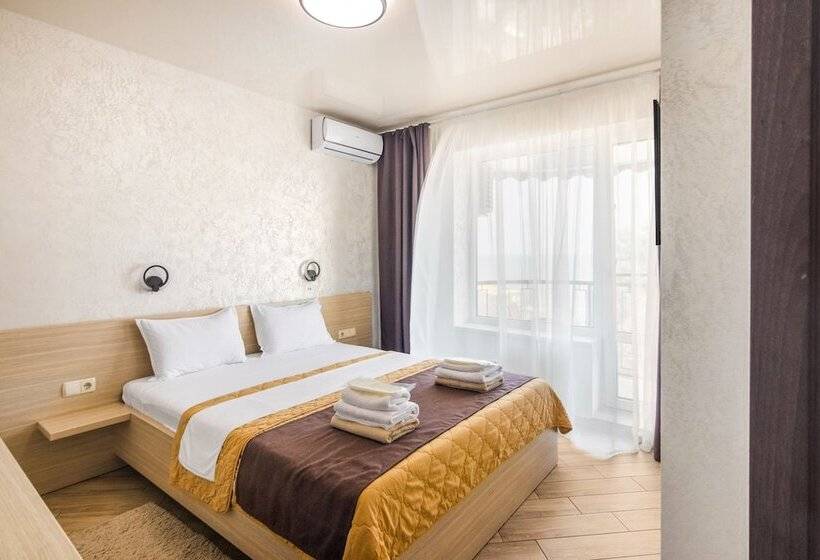 غرفة قياسية مطلّة علي البحر, Grand More