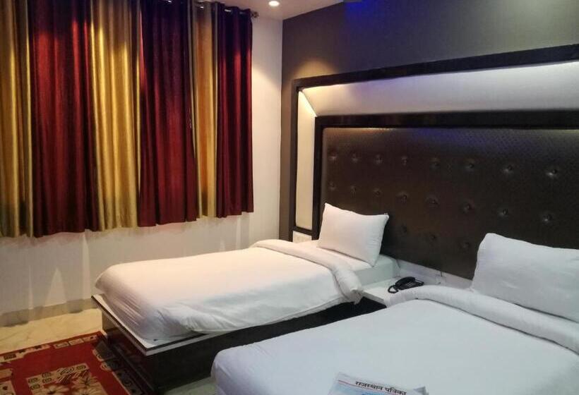 标准间, Dhanraj Palace
