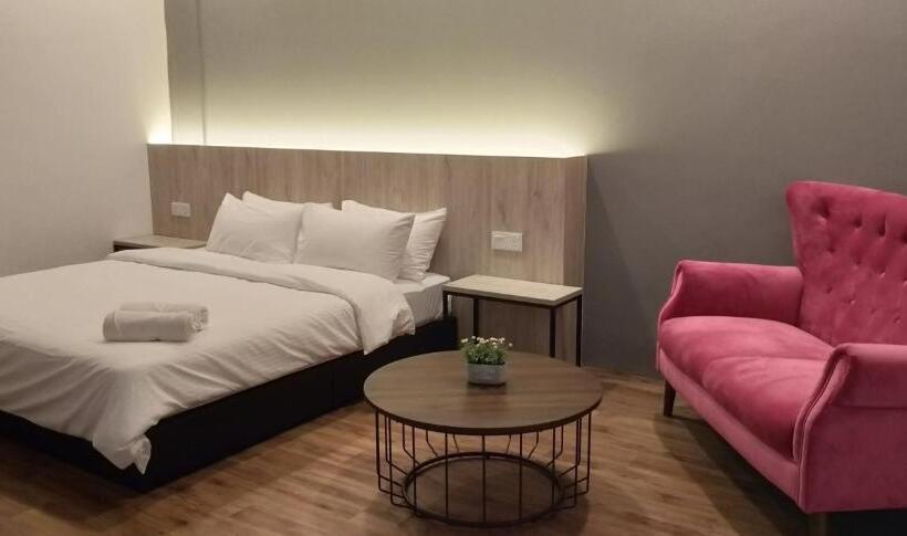 Номер Deluxe Кровать Кинг, The Wood Boutique