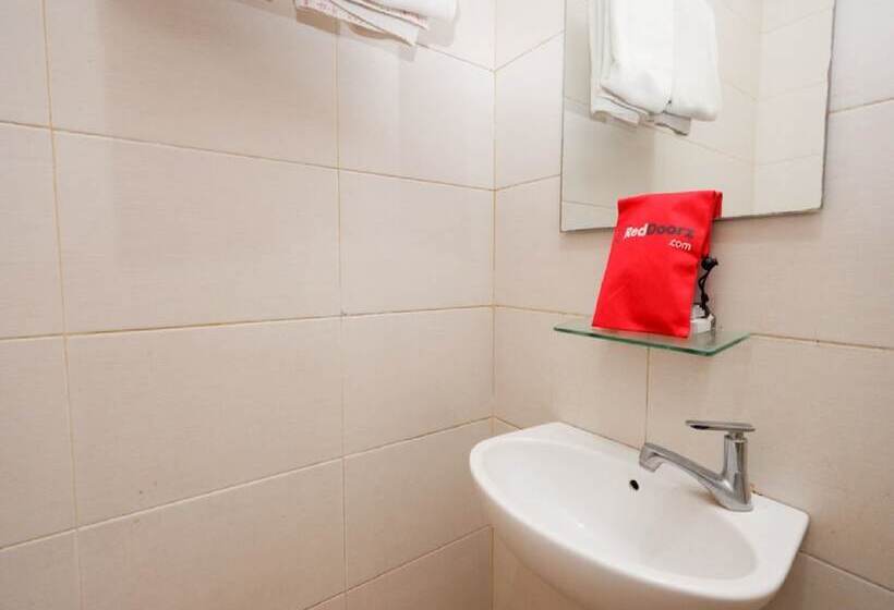 Номер Deluxe, Reddoorz Plus @ Singosari Raya