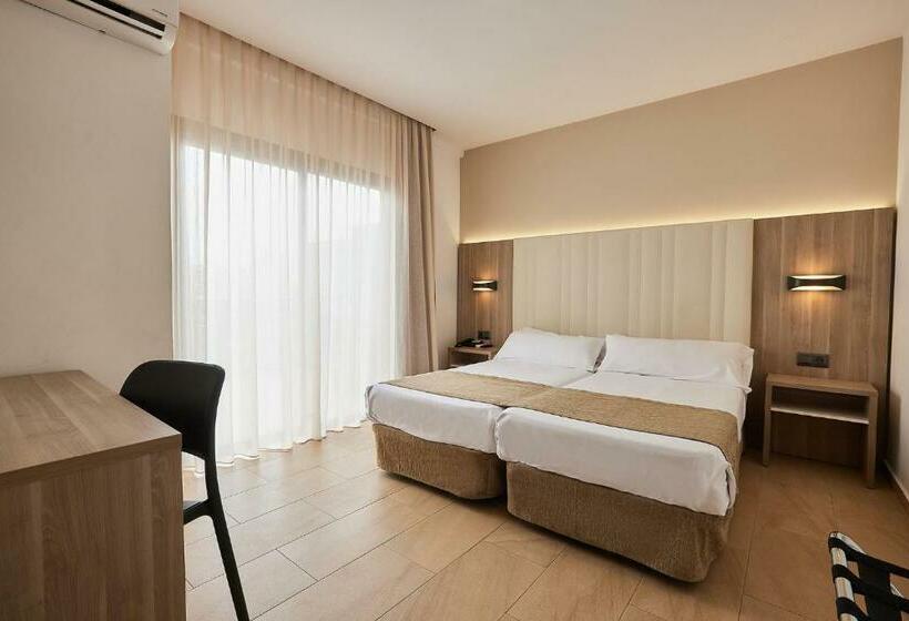 수피리어 룸 도시 전망, Bristol 4* Sup