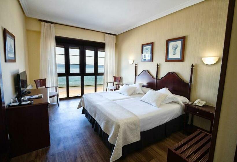 オーシャンビュースタンダードルーム, Ribadesella Playa