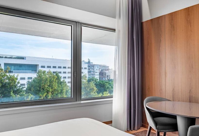 家庭间, Ac Hotel Diagonal L Illa By Marriott