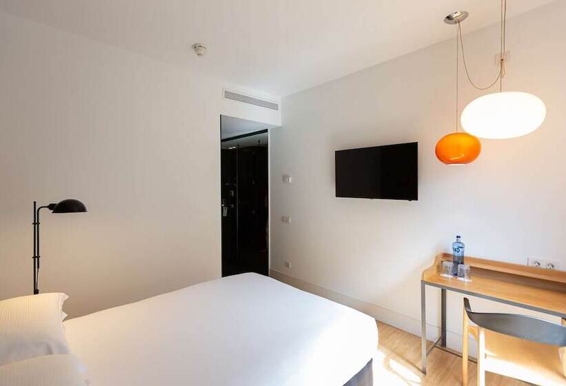 Chambre Standard Individuelle, Alexandra Barcelona Hotel, Curio Collection By Hilton