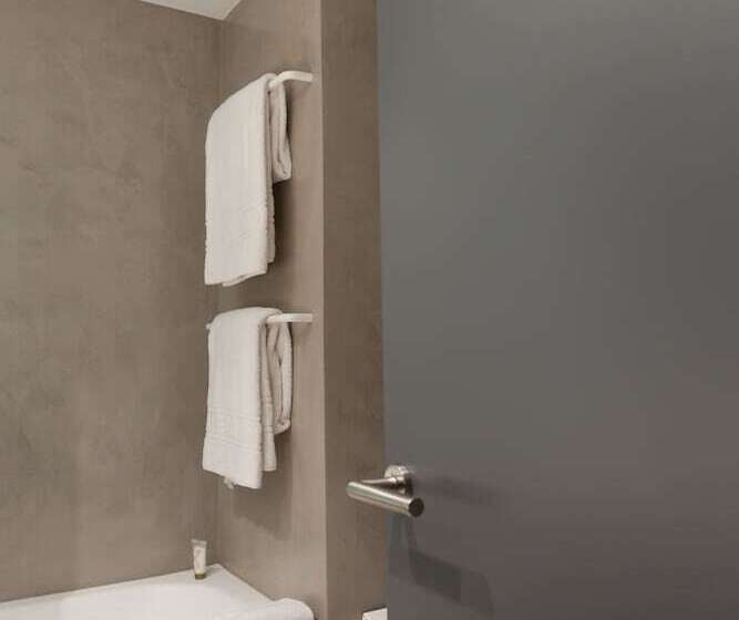 Chambre Supérieure, Alexandra Barcelona Hotel, Curio Collection By Hilton