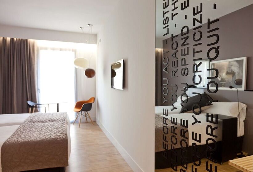 Chambre Supérieure, Alexandra Barcelona Hotel, Curio Collection By Hilton