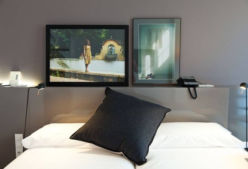 Chambre Supérieure, Alexandra Barcelona Hotel, Curio Collection By Hilton