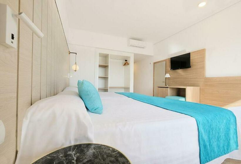 اتاق پریمیوم سه تخته, Azuline Hotel Bergantin