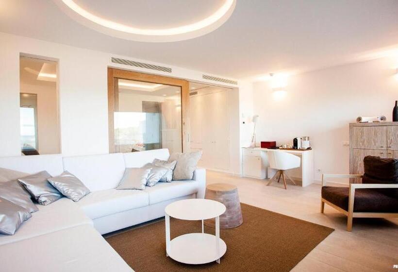 סוויטה נוף לים, Cala Saona & Spa