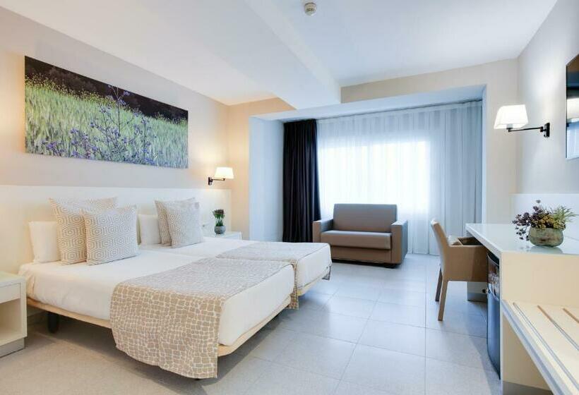 Habitació Triple Estàndard, Calipolis