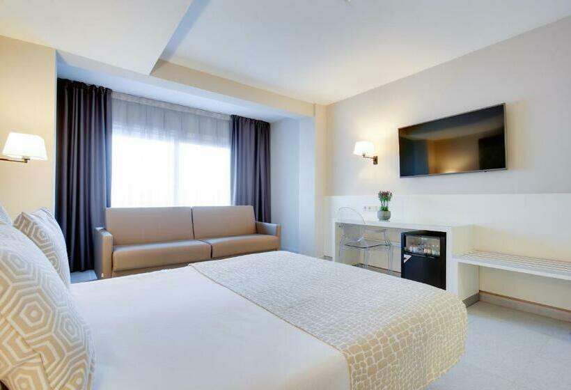 Habitació Triple Estàndard, Calipolis