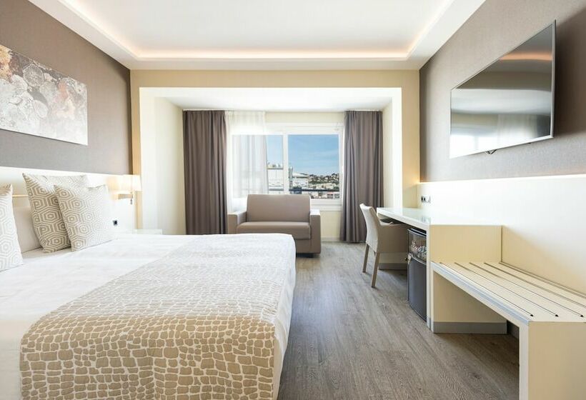 Habitació Triple Estàndard, Calipolis