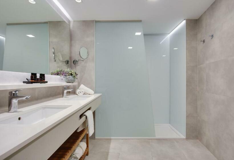 Junior Suite Vista Mar Lateral, Calipolis