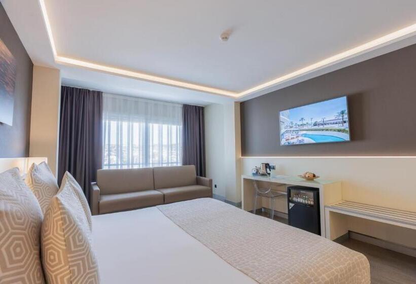 Habitació Triple Estàndard, Calipolis