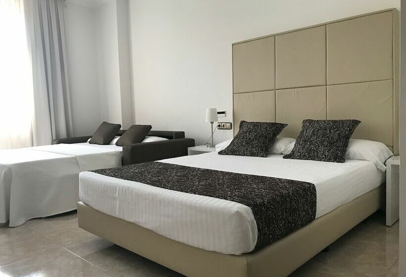 Семейный Номер, Checkin Valencia Ciscar