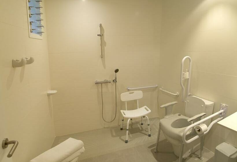 Habitación Estándar Adaptada para Discapacitados, Checkin Valencia Ciscar