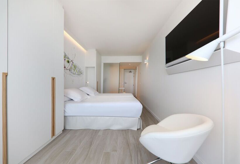 스탠다드 룸 측면 바다 전망, Iberostar Waves Bahía de Palma - Adults Only