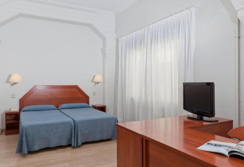 اتاق استاندارد چهار تخته, Peninsular