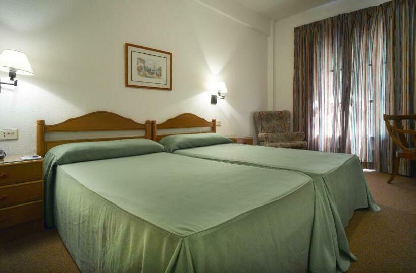 Классический Номер, Balneario De Archena   Hotel León