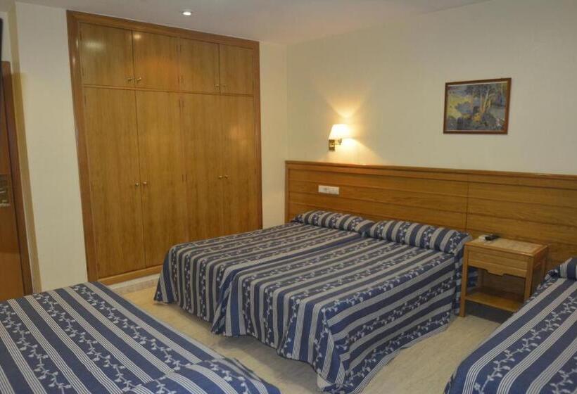 اتاق استاندارد سه نفره, Casa Emilio