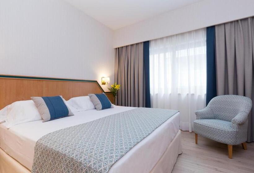 اتاق استاندارد, Praga
