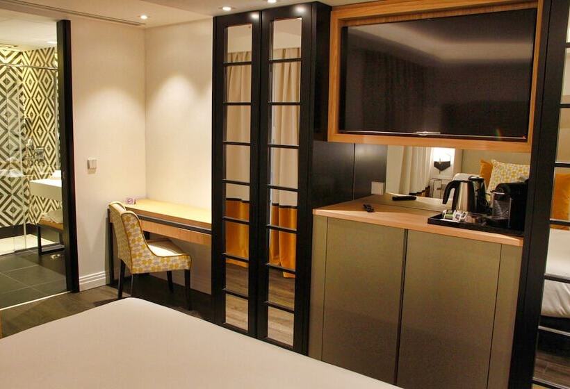 Superior Interior Room, Regina