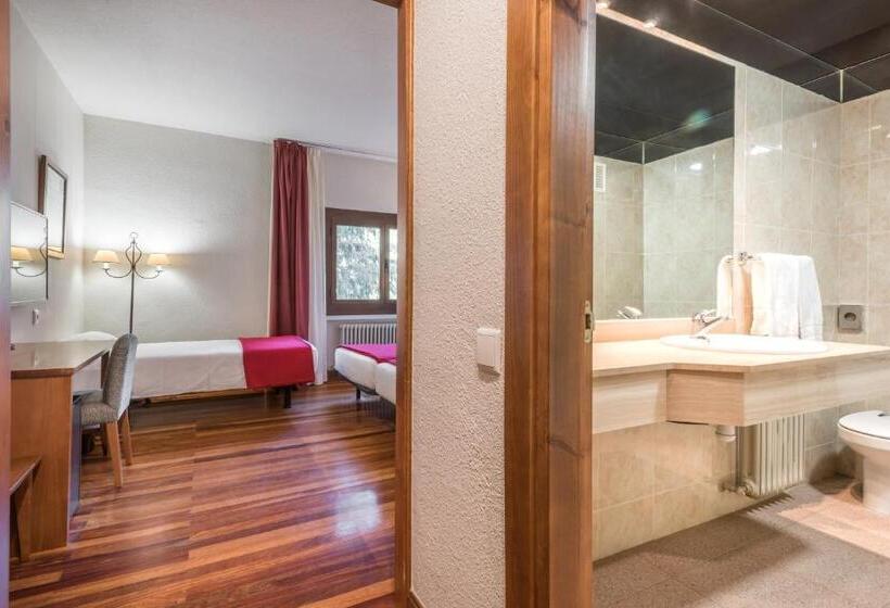 Номер Стандарт Трехместный, Snö Hotel Formigal