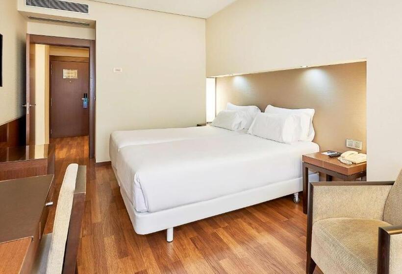 Standart Oda, NH Sevilla Plaza De Armas