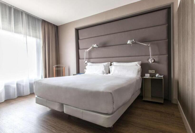Standart Oda, NH Sevilla Plaza De Armas