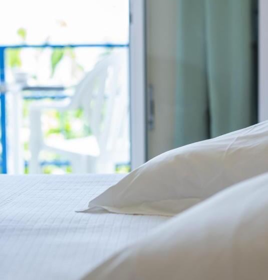 Triple Room Sea View, Juanito Platja