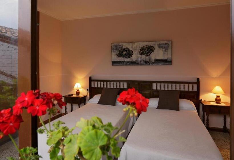 Номер Стандарт, Hostal Populetus