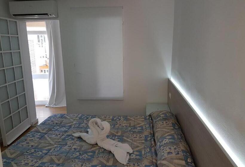 스탠다드 룸, Hostal Montsant