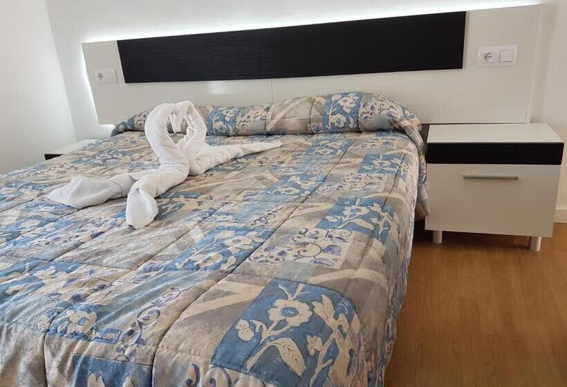 스탠다드 룸, Hostal Montsant