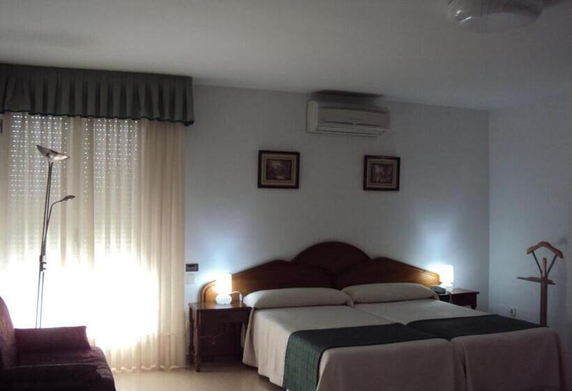 스탠다드 트리플 룸, Hostal Vista Alegre