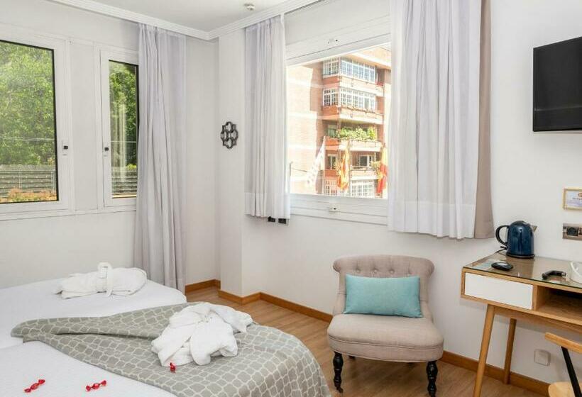 Номер Стандарт Трехместный, Vilana Hotel Boutique