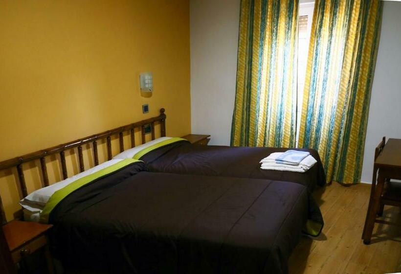 Номер Стандарт, Hostal Muralla