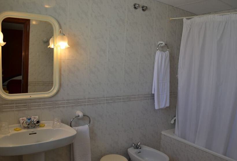 Habitación Triple Estándar, Congra