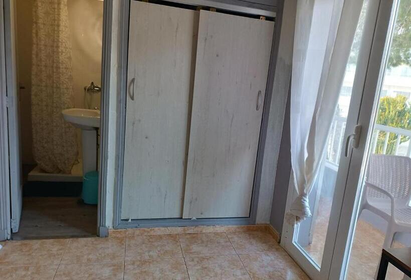 Номер Стандарт Индивидуальный, Hostal Bélgica