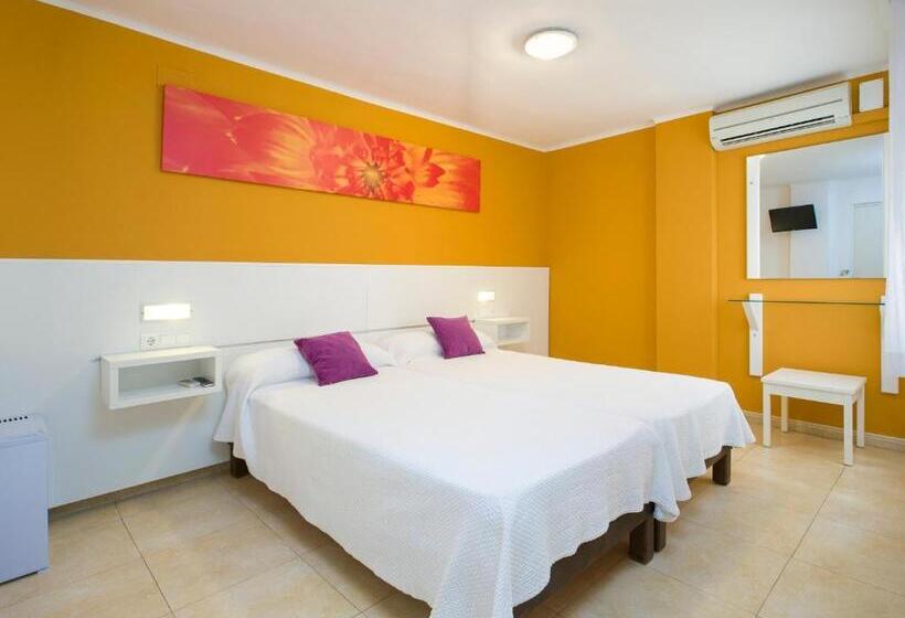 スタンダードルーム, Hostal Costa Blanca