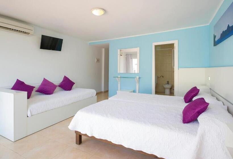 スタンダードトリプルルーム, Hostal Costa Blanca